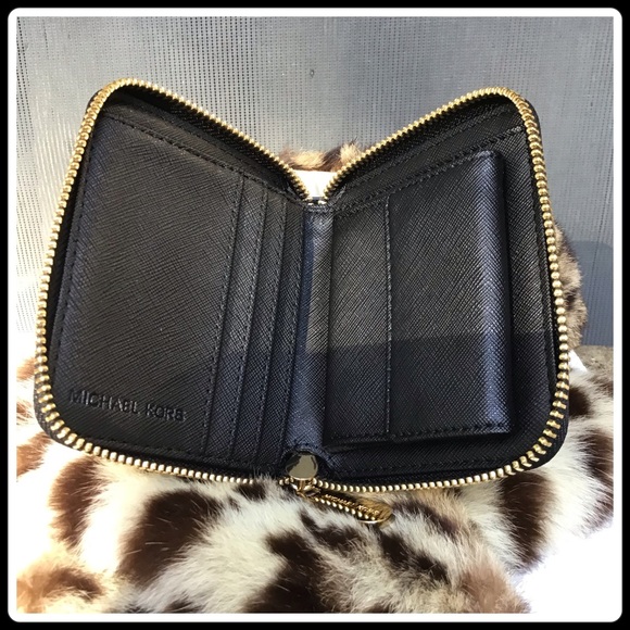 Michael Kors wallet - Picture 4 of 7